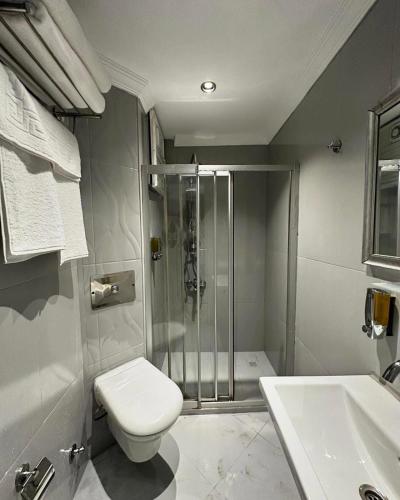 Phòng tắm tại New Hotel Harbiye Studio