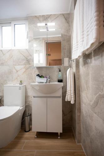 Tiny Haven, Modern Comfort by Homebrain