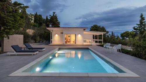 Olyan Seaside Villa
