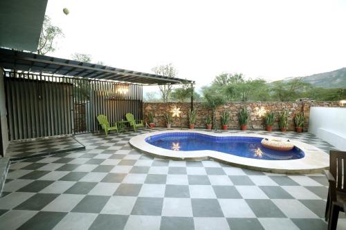 Swimmingpoolen hos eller tæt på The berhins farmstay