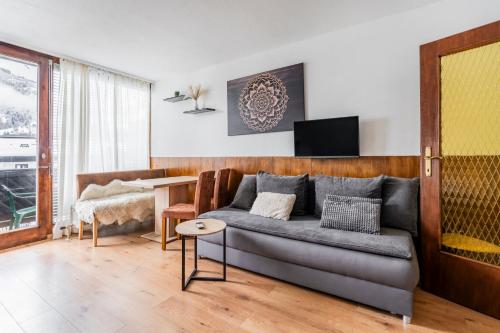 Alpine Escape with Kitzsteinhorn View