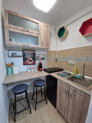 Η κουζίνα ή μικρή κουζίνα στο House of colors