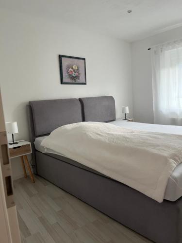 Postel nebo postele na pokoji v ubytování Family-friendly accommodation