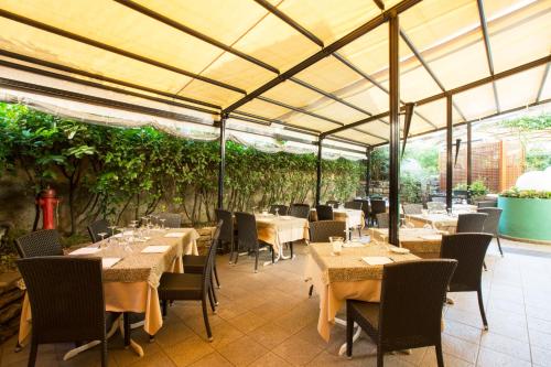 Restaurace v ubytování Albergo Giardino