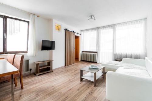 Alpine Escape Cozy Retreat near Maiskogel