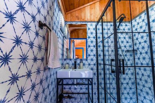 Ένα μπάνιο στο Izgen Bungalows