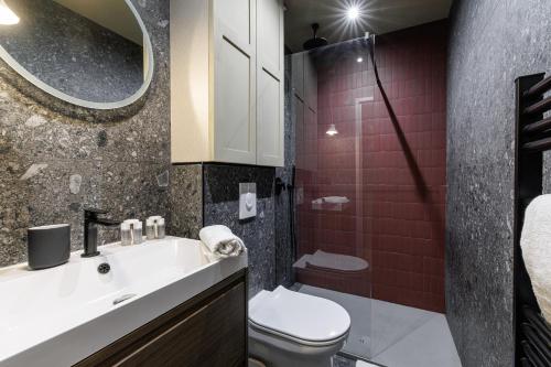 a bathroom with a sink and a toilet and a shower at Wonderful Stay close to Garibaldi - Aircon in Nice