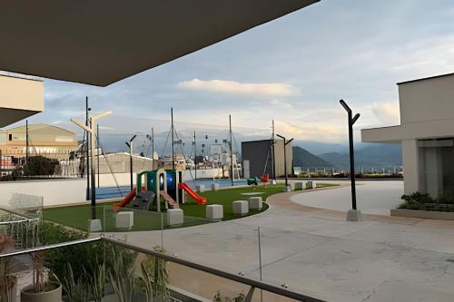 Hồ bơi trong/gần Cómodo y Elegante- estrato 6