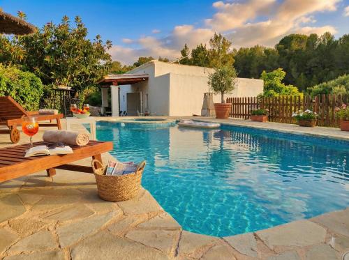 Πισίνα στο ή κοντά στο Villa Can Mestreso Suite Ibiza