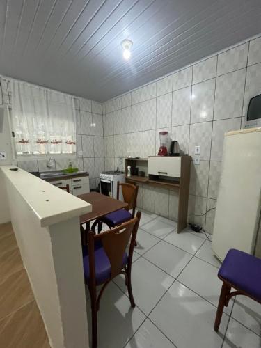 Η κουζίνα ή μικρή κουζίνα στο Casa de Praia