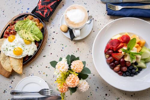 Φαγητό σε αυτό το ξενοδοχείο ή κάπου εκεί κοντά