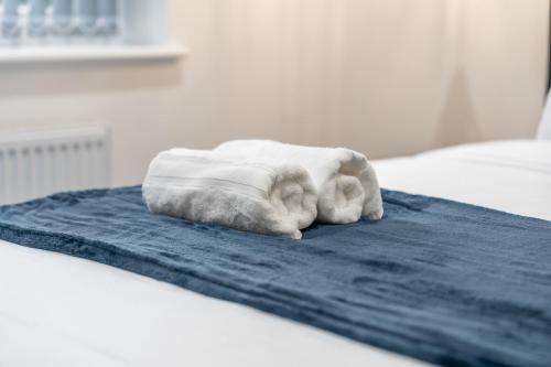 Giường trong phòng chung tại Kasbia stays