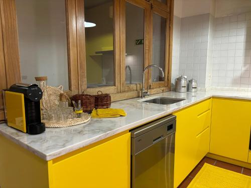 Kuchyň nebo kuchyňský kout v ubytování A Avozinha - Arouca