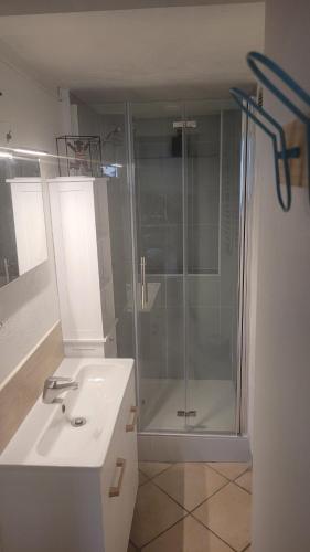 Et badeværelse på LA GRENILLE