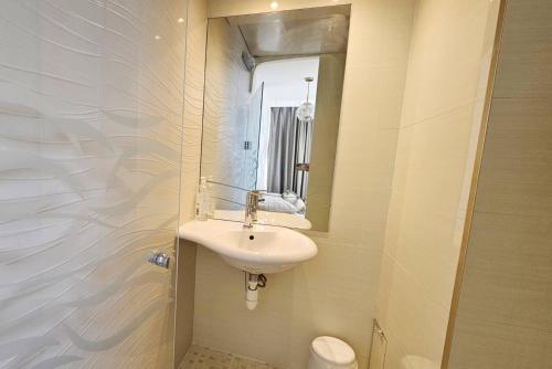 Beautiful&big apt for 8persons parking free