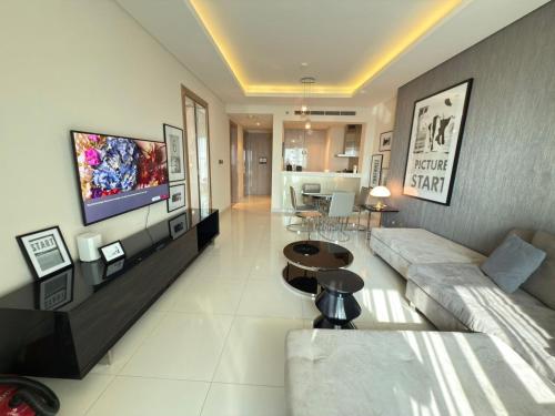 AMAKIN Damac Paramount