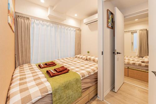 80m to Aoto Station Elevator Access 35 Min Direct to Haneda Airport Direct Train to Narita Airport Easy Access to Ginza Asakusa Disney Skytree Convenience Store and Pharmacy Downstairs