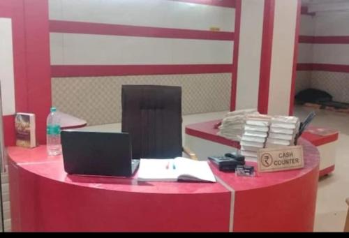 TV a/nebo společenská místnost v ubytování Shree Haridas Dham