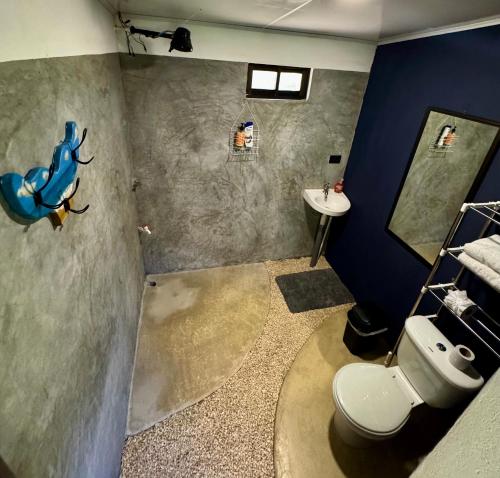 Phòng tắm tại Deer House Cabuya