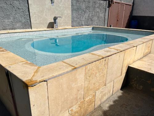 Bazén v ubytování Rancho tareco e mariola nebo v jeho okolí