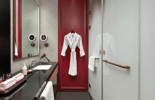 Phòng tắm tại Mövenpick by Accor Shanghai People's Square