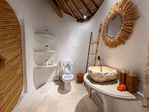 Ένα μπάνιο στο The Sky Nest