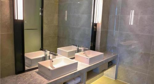 Un baño de Echarm Hotel Guilin Zhongshan Zhong Road Liangjiang Sihu