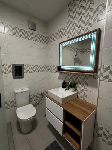 Et badeværelse på Thermal Bliss Apartment