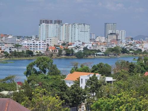 Naturlandskabet i nærheden af hotellet
