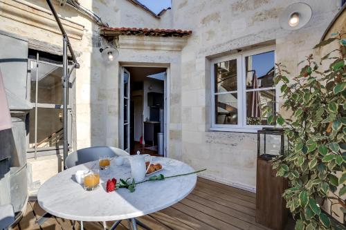 Gallery image of Appartements Place Gambetta - YBH in Bordeaux