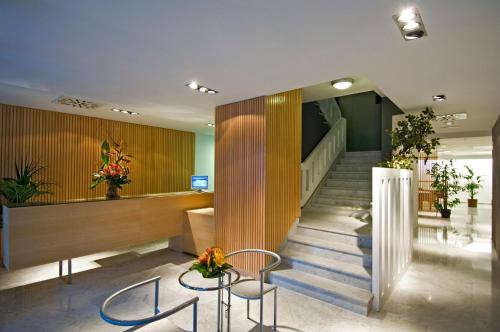 
The lobby or reception area at Hotel Nautico
