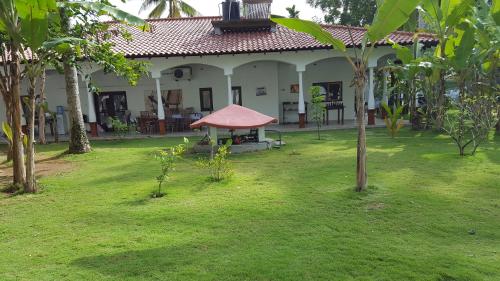 Jardín al aire libre en Lucas