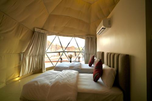 Terra Nova Camp 객실 침대