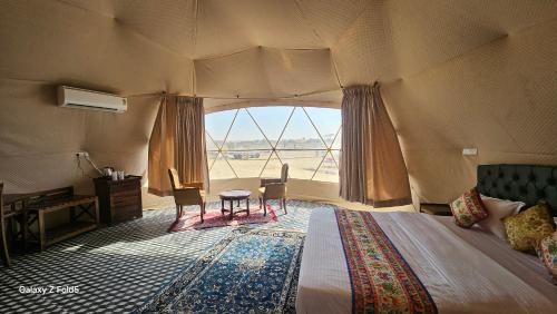 Кровать или кровати в номере Crystal Resort