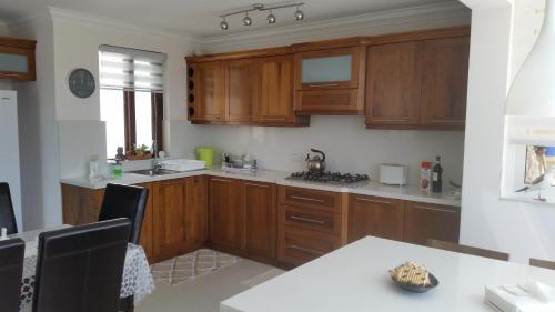 Una cocina o zona de cocina en Seagull Penthouse Marsaxlokk