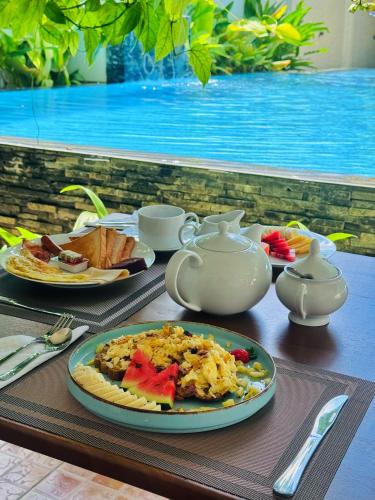 Jídlo v hotelu nebo okolí