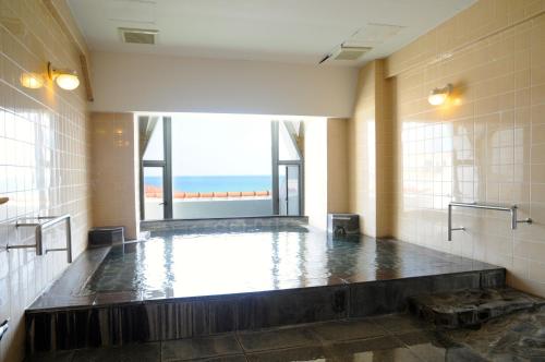 Kolam renang di atau di dekat Tateyama Resort Hotel