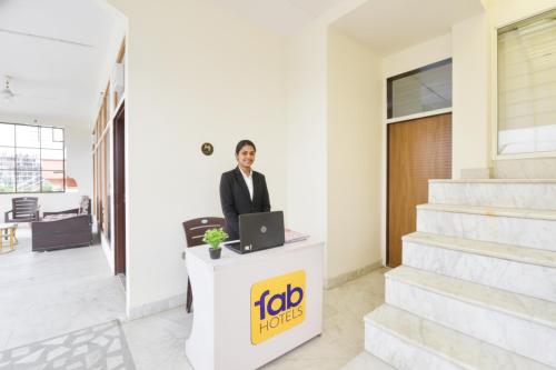 Ο χώρος του λόμπι ή της ρεσεψιόν στο FabHotel Sahaswatam Stay