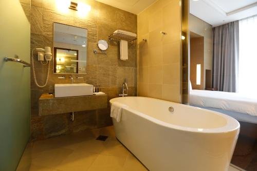 Koupelna v ubytování Grand Mercure Ambassador Changwon