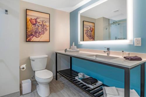 Koupelna v ubytování Cambria Hotel Ocean City - Bayfront