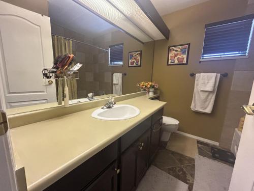 Ένα μπάνιο στο Lucky Home