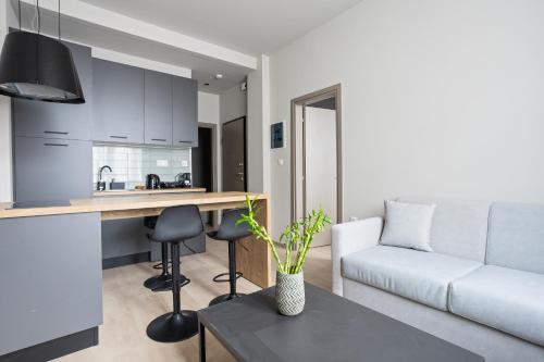 Ellie's Downtown Apartment