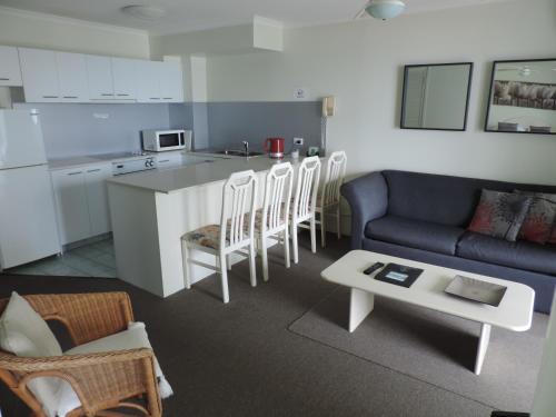 Gallery image of Emerald Sands Holiday Apartments in Gold Coast