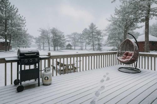 2-Bedroom Cottage #4 - Sand Bay om vinteren