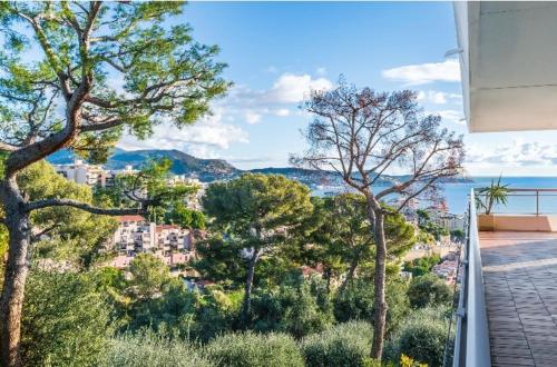 Nice Sea View Apartment Pool Terrace Parking Air Conditioning 4Sleeps