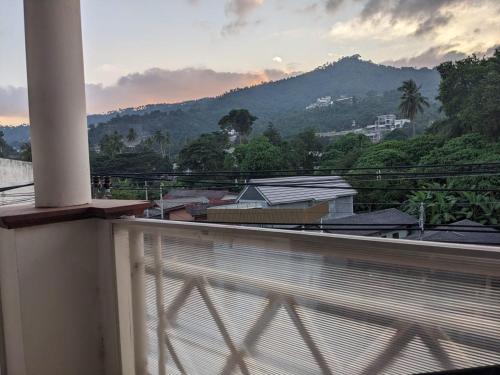 En generel udsigt til bjerge eller udsigt til bjerge taget fra lejligheden