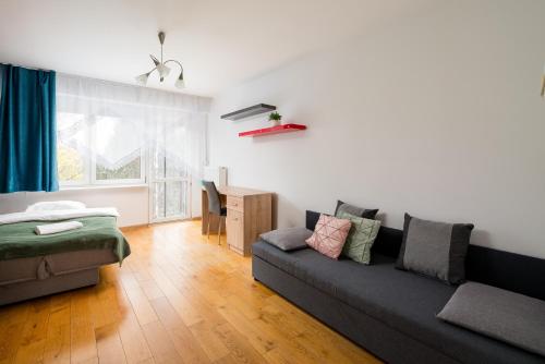 Ursus Niedźwiadek 3-Bedroom Apartment by BookingHost