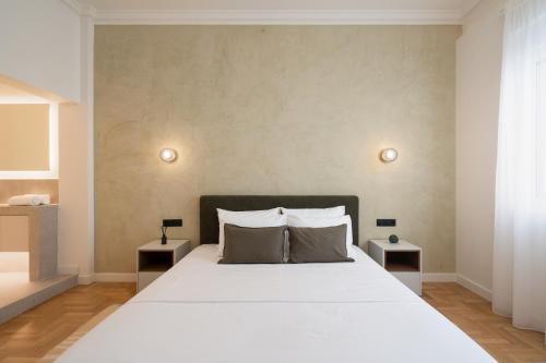 Stylish 4BR Penthouse with Private Rooftop Near Lycabettus
