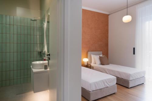 Stylish 4BR Penthouse with Private Rooftop Near Lycabettus