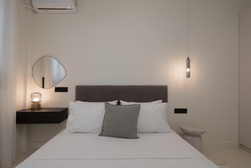 Stylish 4BR Penthouse with Private Rooftop Near Lycabettus